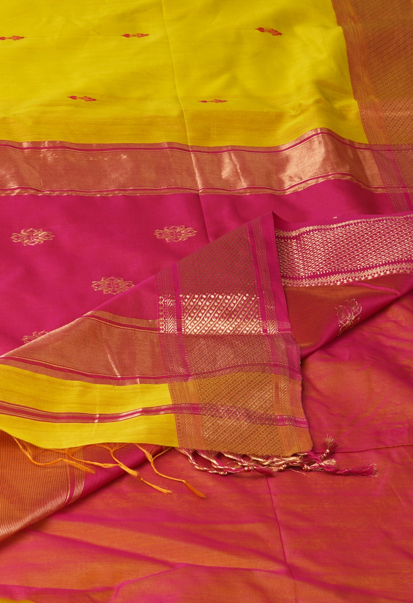 Green-Pink Pure Handloom Maheshwari Sico Saree-UNM81374