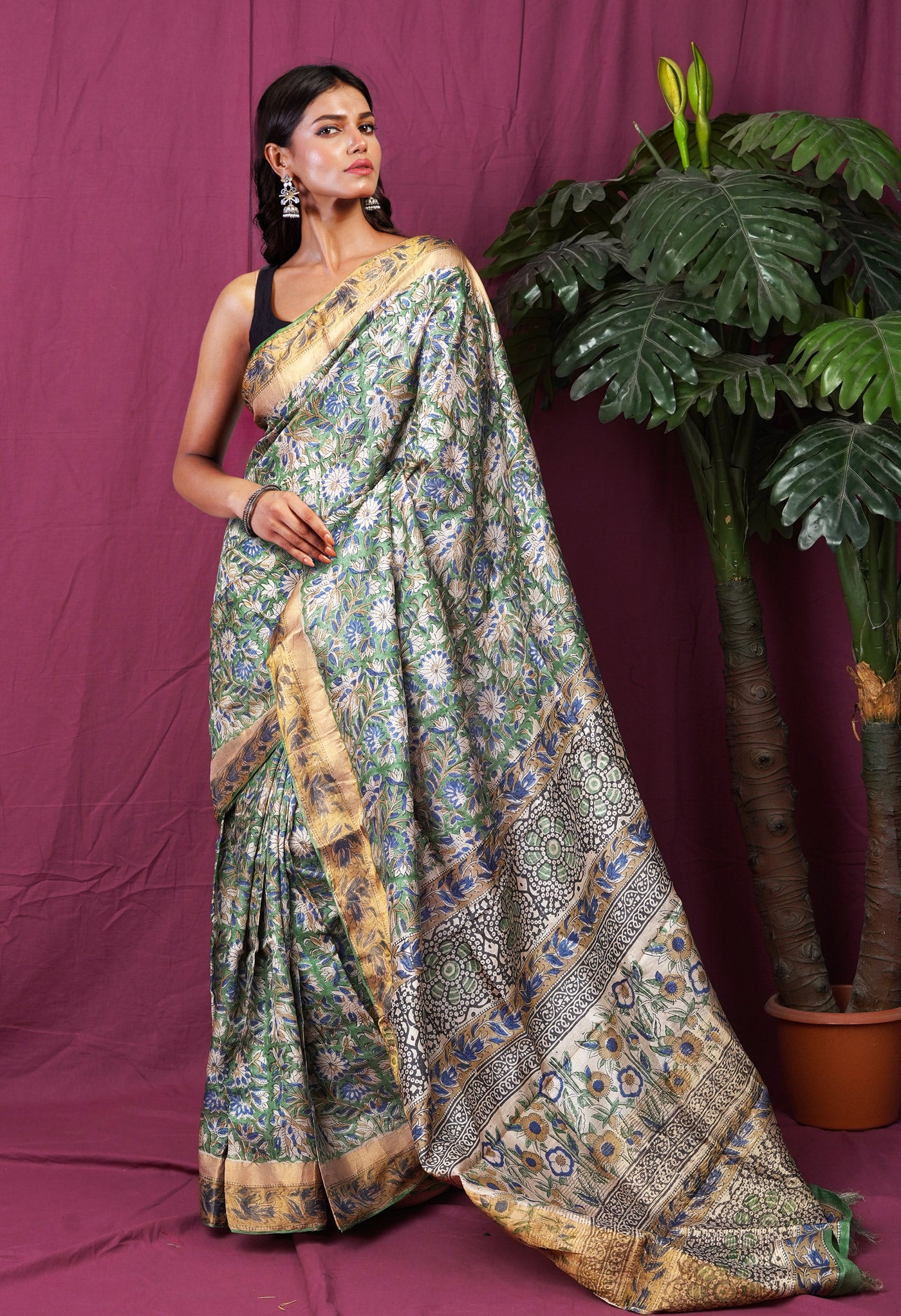 Green Pure Handloom Block Printed Tussar Silk Saree-UNM81743