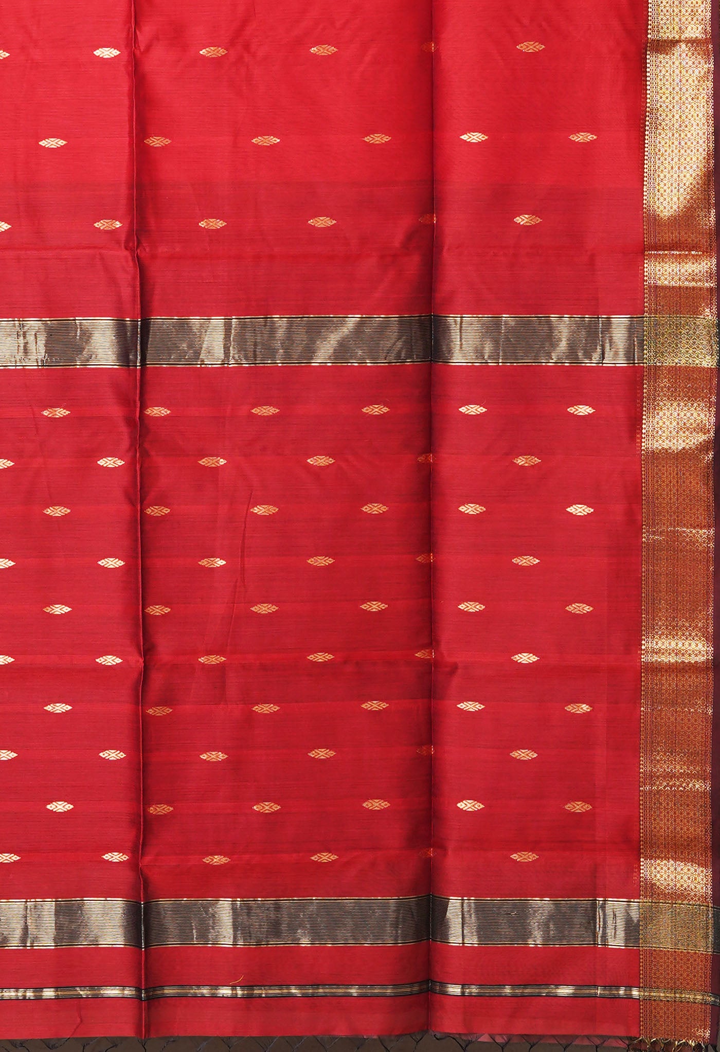 Maroon-Black Pure Handloom Maheshwari Sico Saree-UNM80515