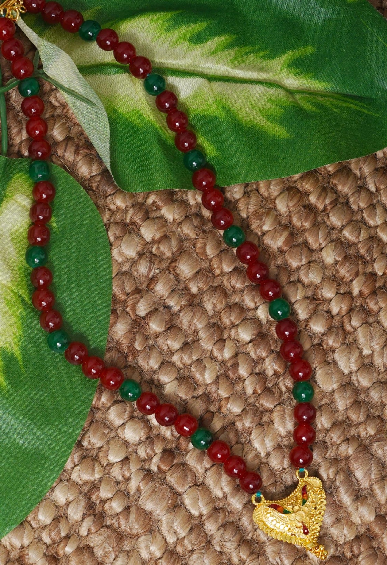 Red and Green Amravati Round Beads Necklace with Pendent-UJ406