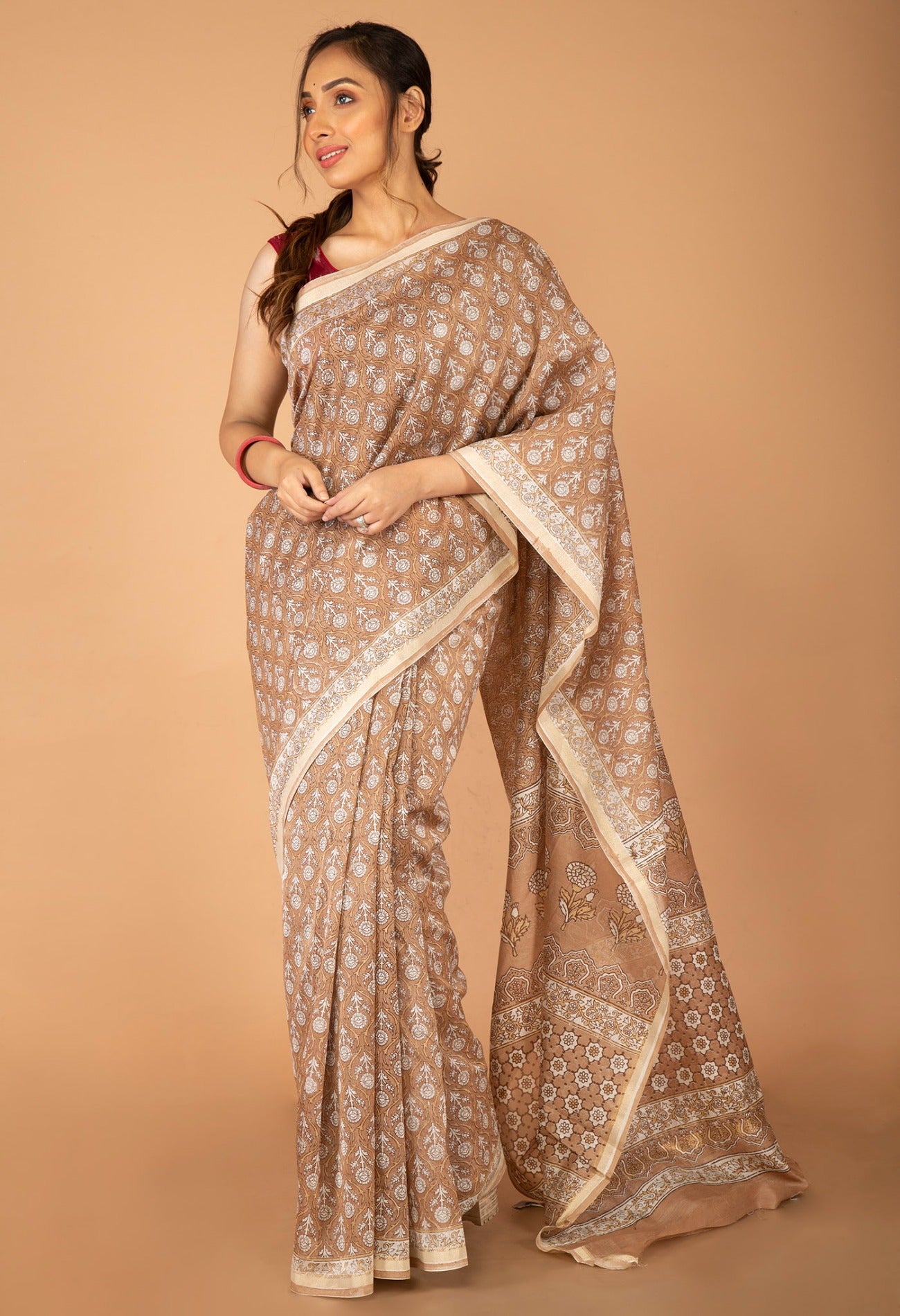 Fancy Collection Party Wear Lichi Silk Designer Saree, Blouse Fabric:  Jacquard, 6 M (with Blouse Piece) at Rs 750 in Surat