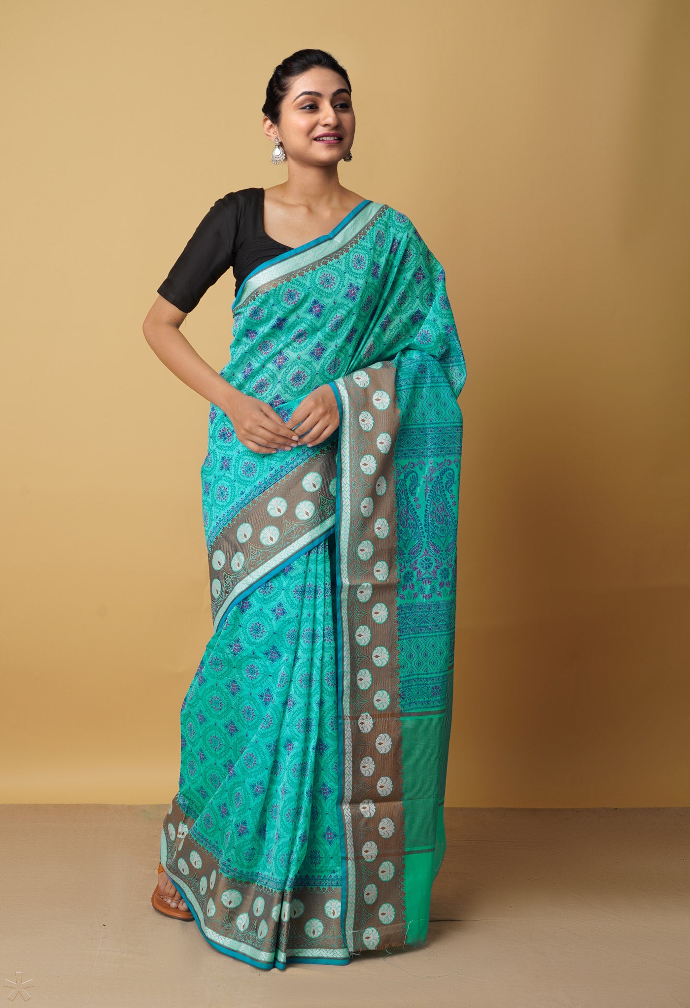 Embrace the graceful linen saree trend