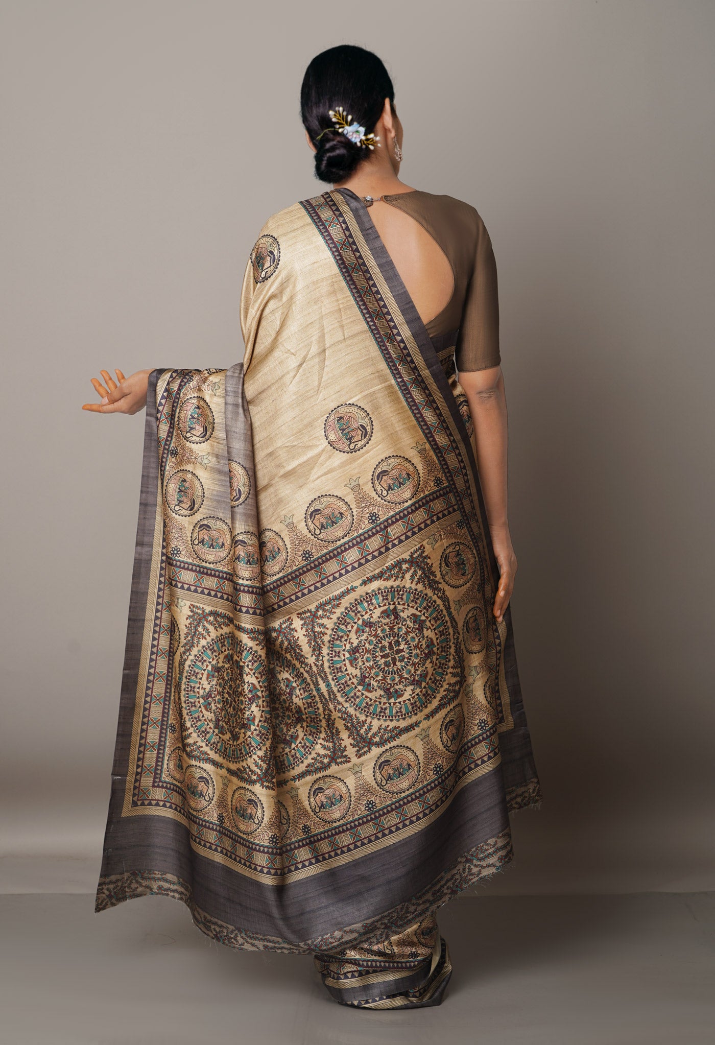 Cream  Digital Printed Crepe  Silk Saree-UNM67368